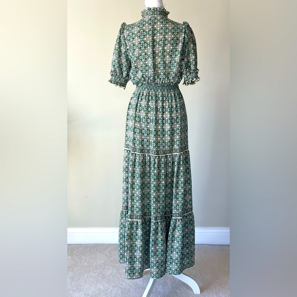 Max Studio Tiered Floral Ruffled V-Neck Short Sleeve Green Midi Dress EUC - Picture 3 of 6